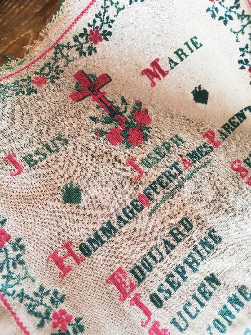 アンティークフランス 聖家族のニードルワーク刺繍タペストリー額装
