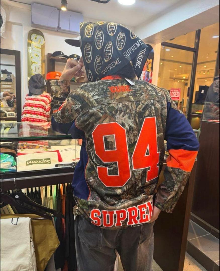 Supreme M.O.P. Bandana（エムオーピーバンダナ）