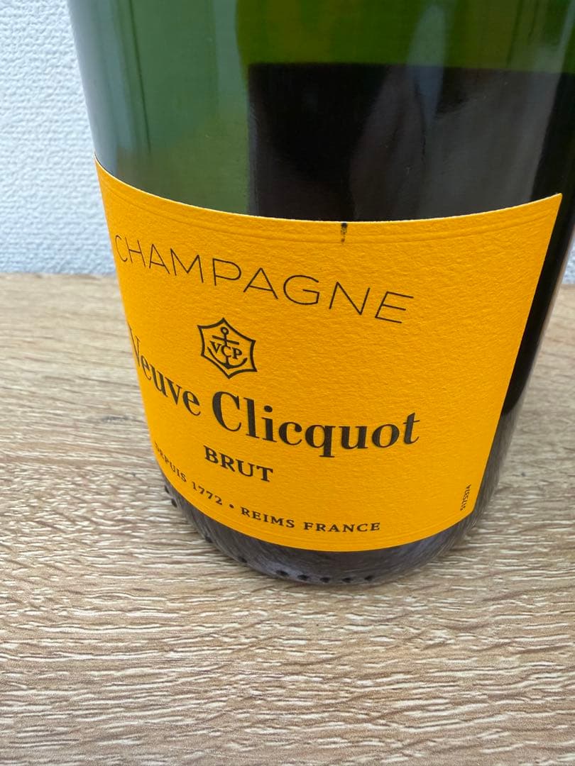 Veuve Clicquot Brut 4本セット 750mlの通販はau PAY マーケット
