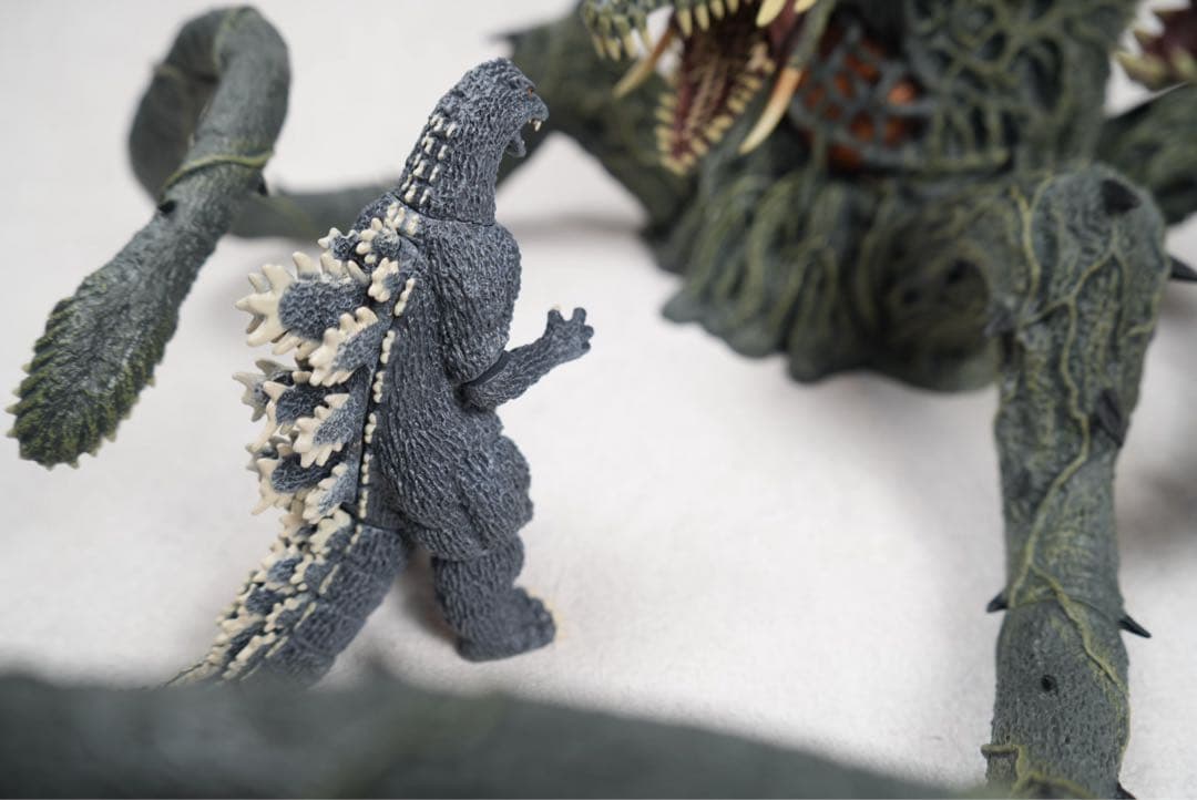 東宝怪獣コレクション ビオランテ ゴジラ 2体セットデアゴスティーニ 茨木彰