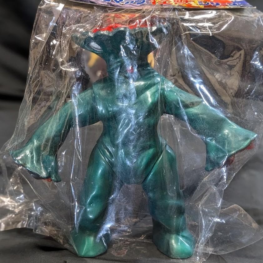 キャプテンウルトラ＆バンデル星人（ブルマァク復刻）未開封ソフビ2体