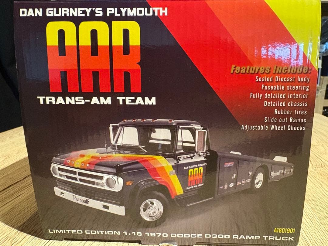 DAN GURNEY，S PLYMOUTH Ramp Truck 1:18