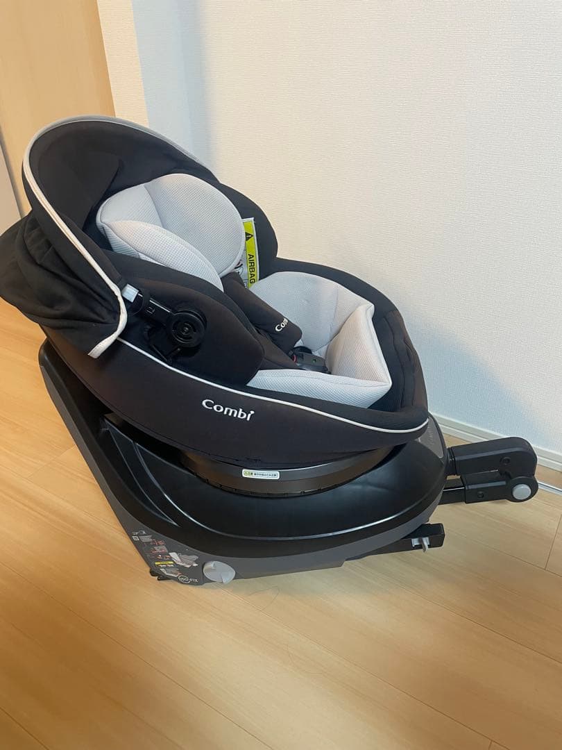 美品　Combi クルムーヴスマート ISOFIX エッグショック Neo