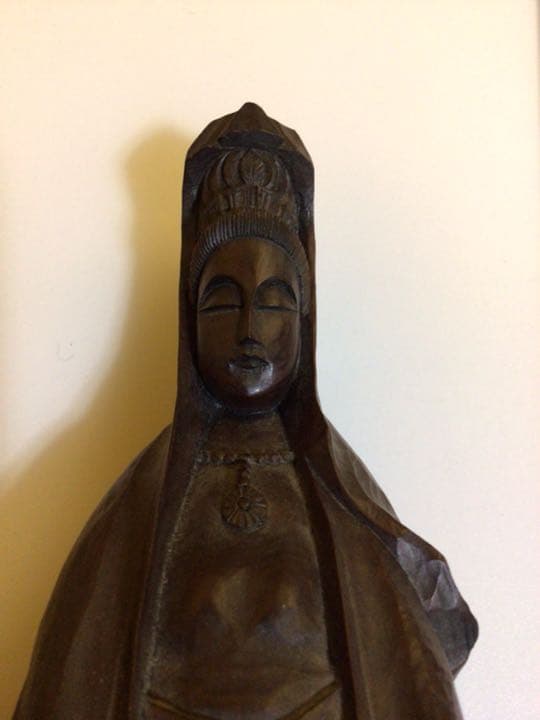 木彫仏像？いいお顔してます。。。