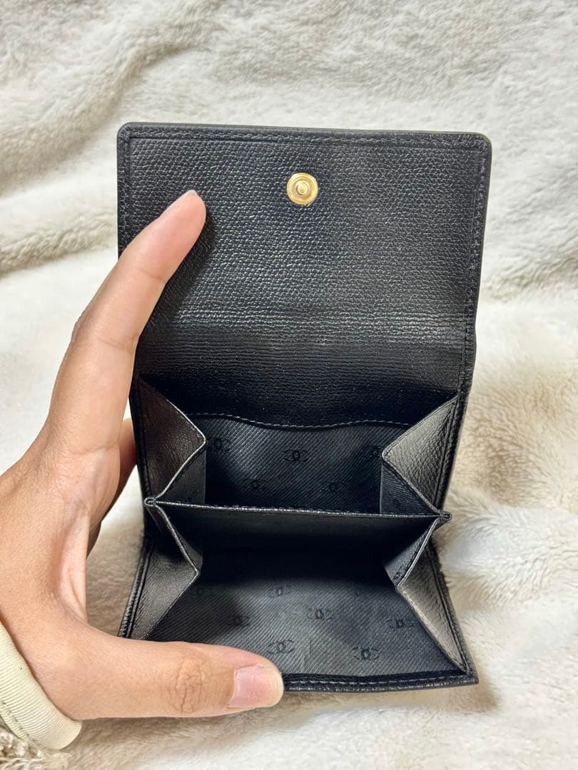 シャネル　CHANEL 三つ折り財布　ココマーク　ブラック　ゴールド金具