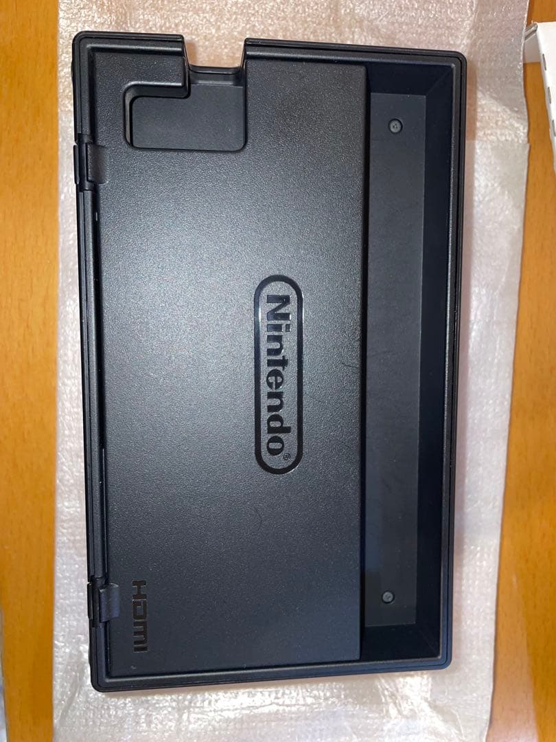 任天堂　Switch　本体　カセット10個　コントローラー　カバー付き