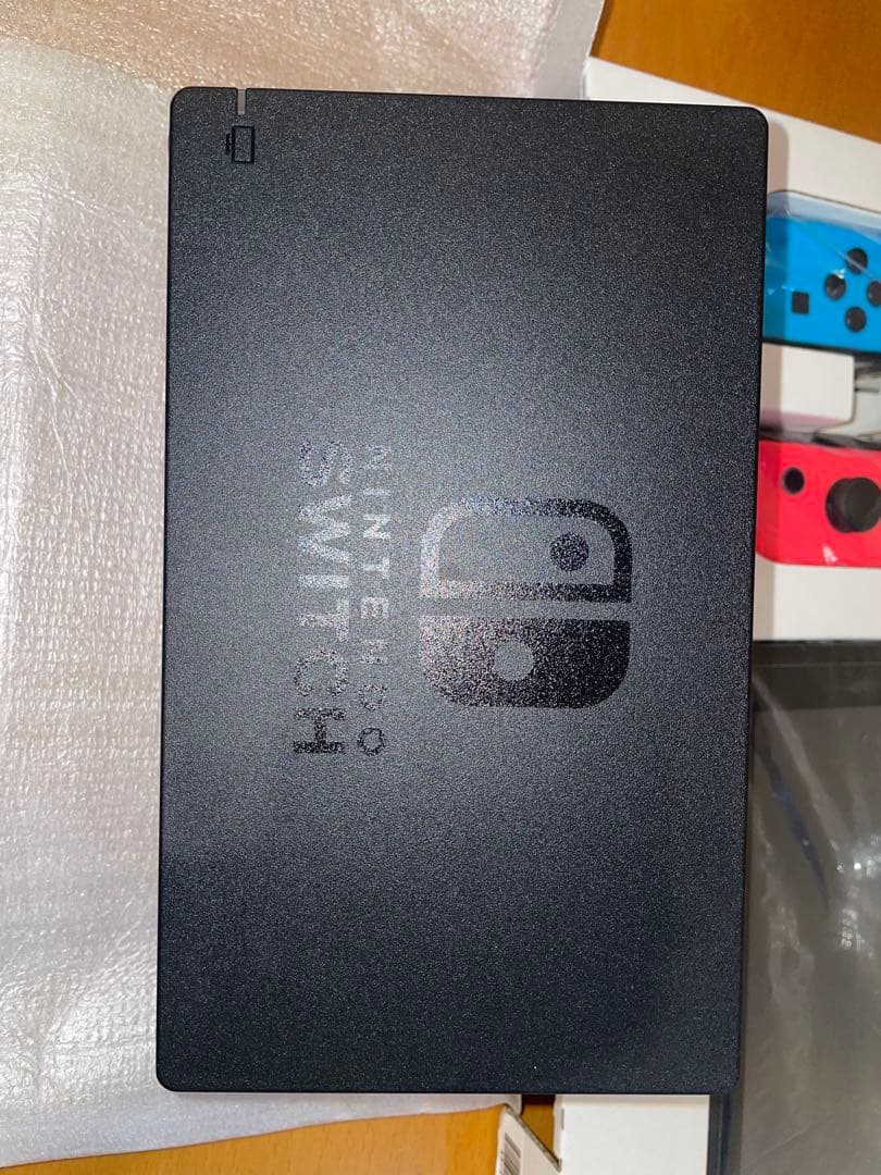 任天堂　Switch　本体　カセット10個　コントローラー　カバー付き