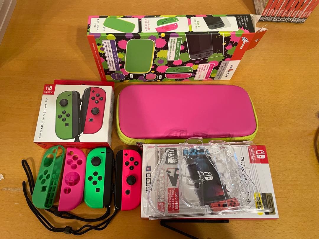 任天堂　Switch　本体　カセット10個　コントローラー　カバー付き