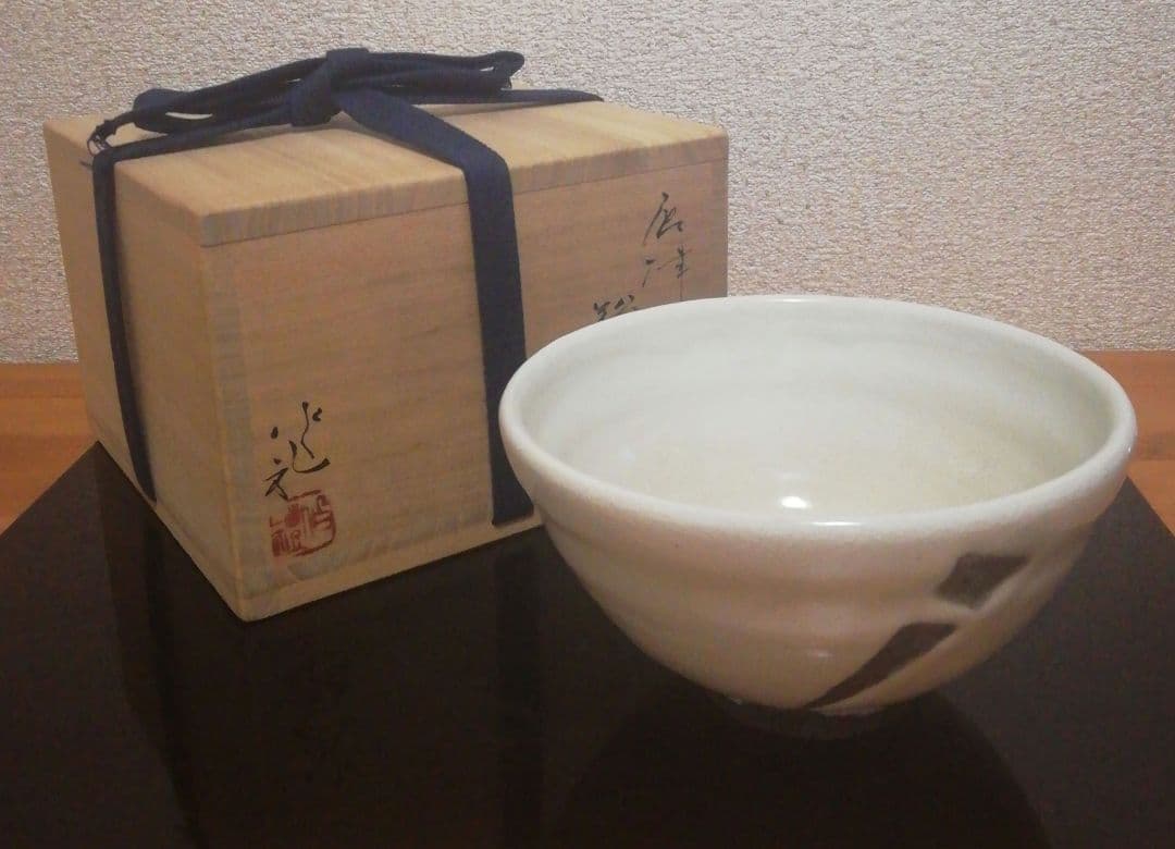 黒檀、その他高級木材の山