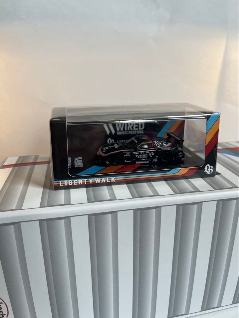 〔非売品・新品〕箱付きLIBERTYWALKミニカー&VVIPパス付き