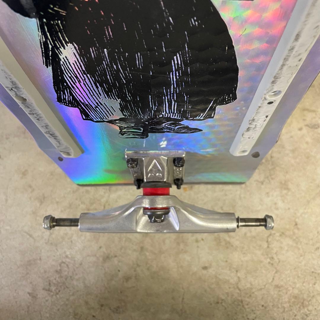 スケボー　MADNESS リフレクターデッキ　THEEVE チタントラック