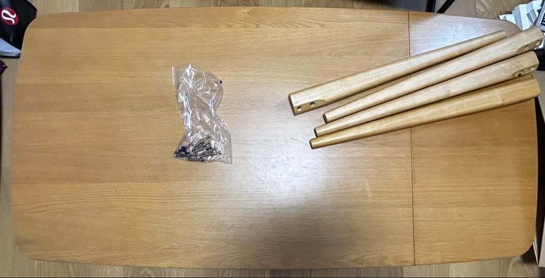 伸長式160cmテーブル　※4脚の椅子もあります、別途ご相談ください