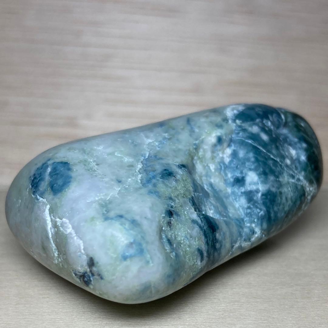 【専用】糸魚川翡翠　横川 青翡翠　青・緑・黒・白　翡翠輝石　原石　117.7ｇ