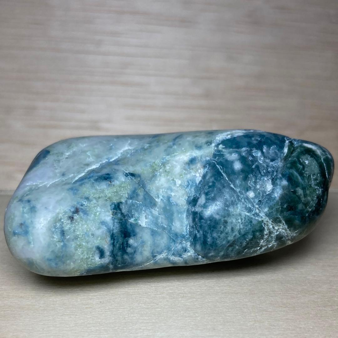 【専用】糸魚川翡翠　横川 青翡翠　青・緑・黒・白　翡翠輝石　原石　117.7ｇ