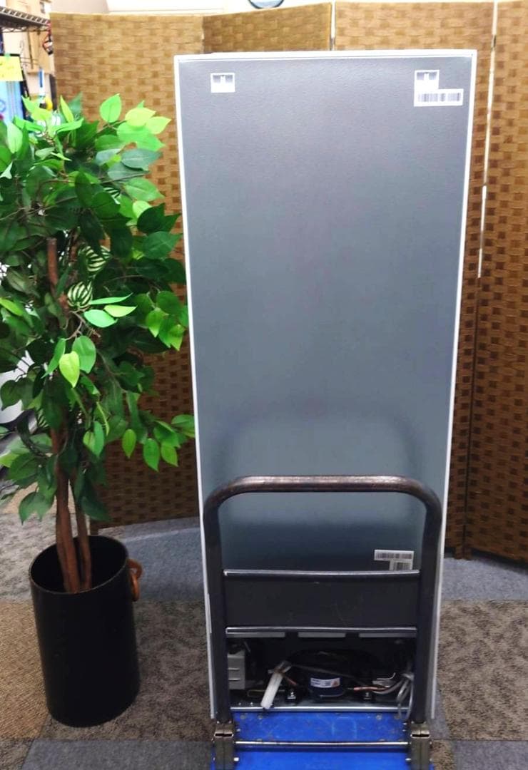 ★超美品　2025年製造！　Hisense 冷蔵庫 HR-D1701W　175ℓ