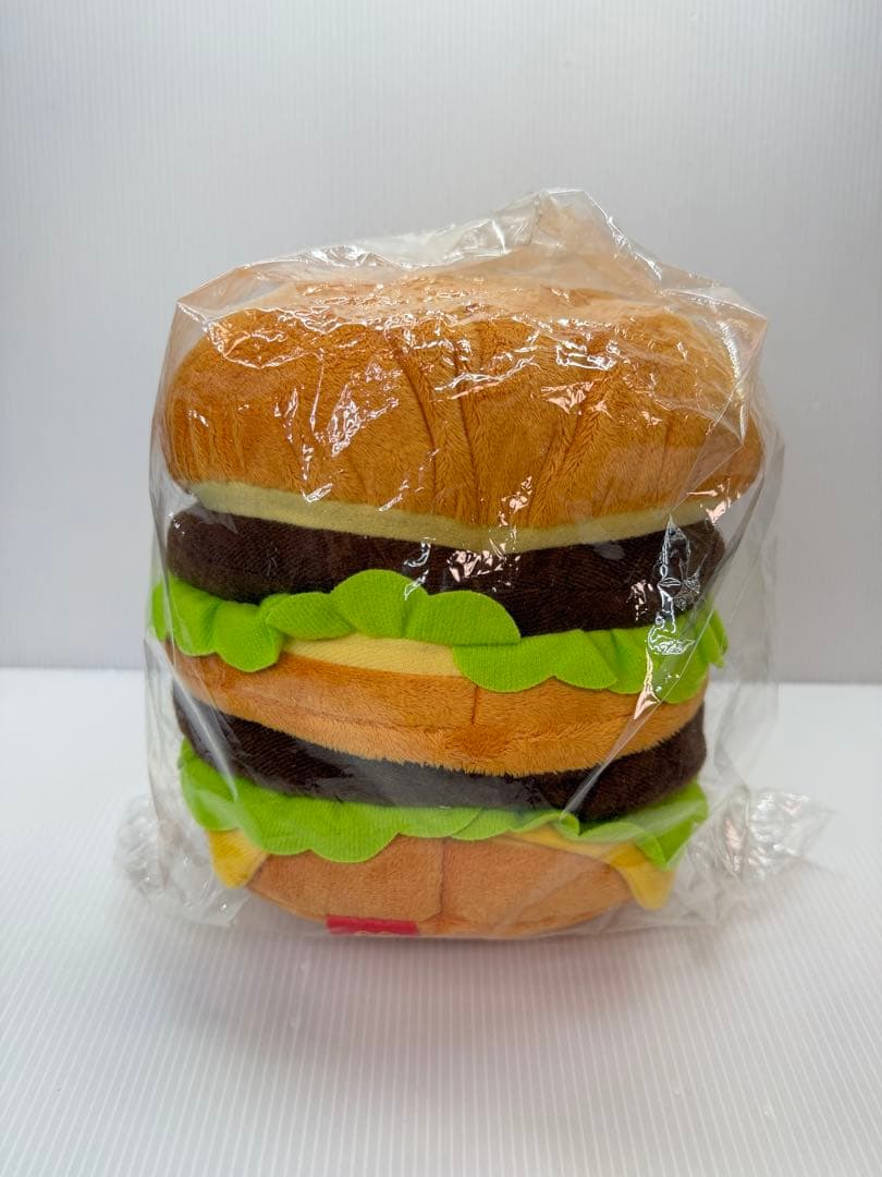 新品】McDonald's ビッグマッククッション - メルカリ