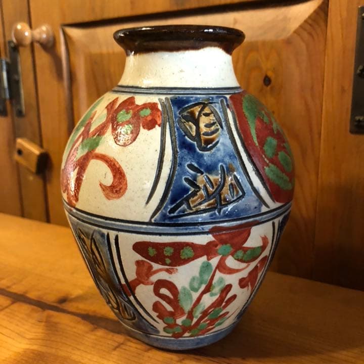 壺屋焼 七代目 新垣勲 赤絵 花瓶(^^)