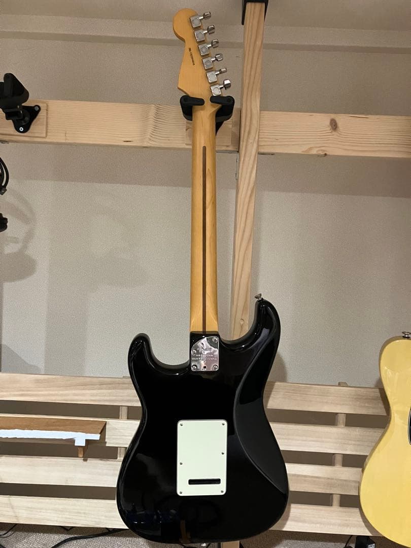 再出品　Fender American Professional II ストラト