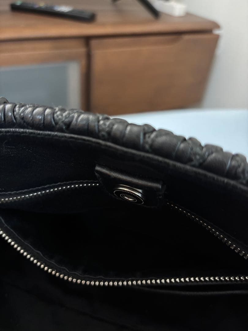 miumiuマテラッセ ナッパクリスタル ブラック