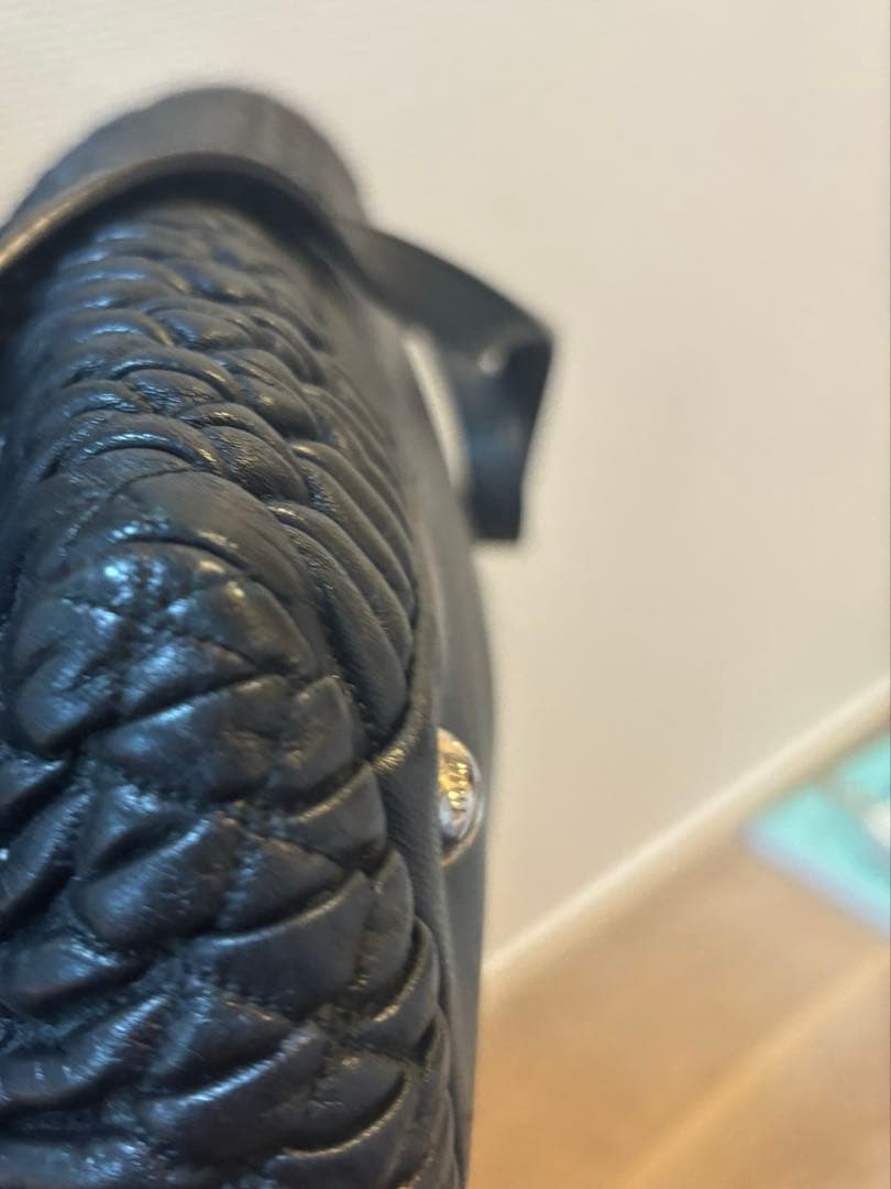 miumiuマテラッセ ナッパクリスタル ブラック