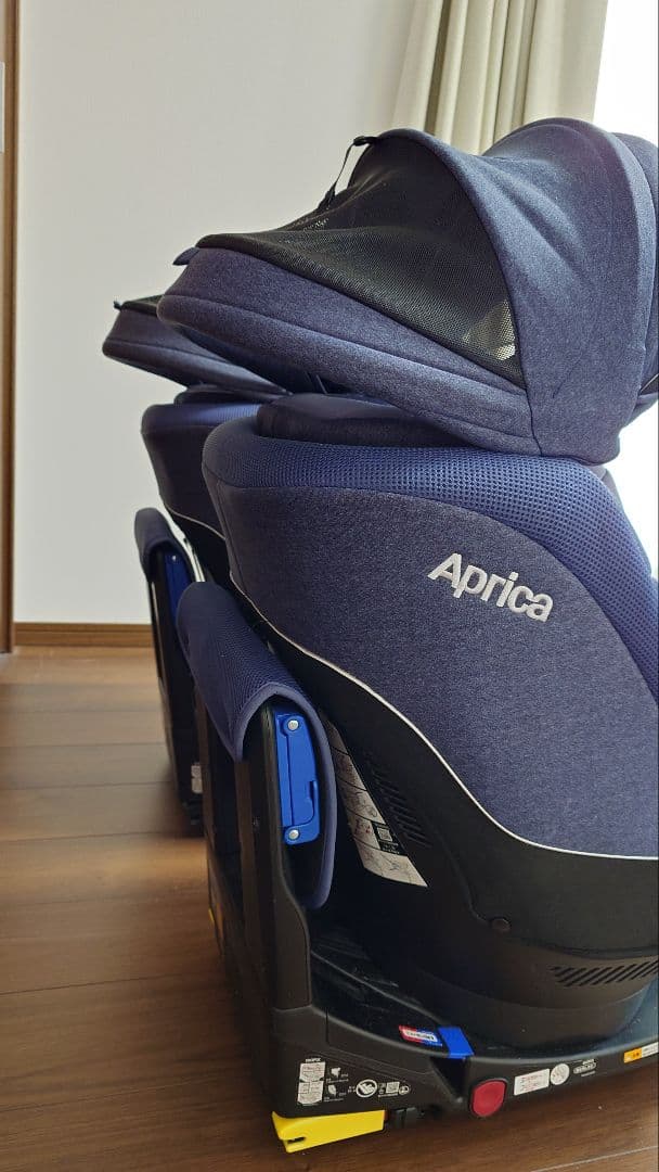 【ベビースター】Aprica 車用チャイルドシート 青色 サンシェード付き