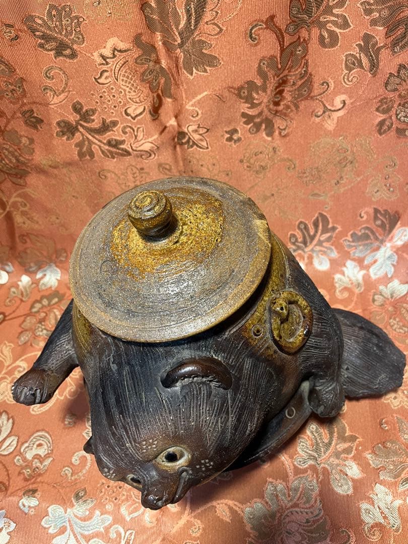 信楽焼　たぬきの置物　分福茶釜　タヌキ