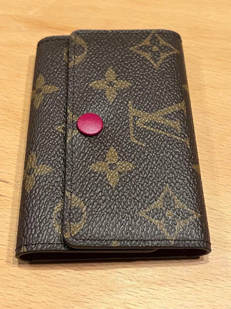 Louis Vuitton ダークブラウン キーケース