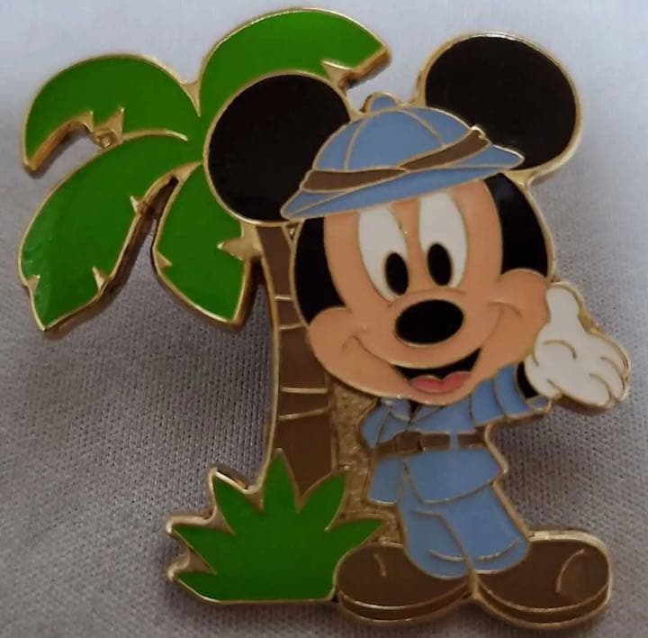 東京ディズニーランド限定 ピンバッジ 非売品 景品qw1128