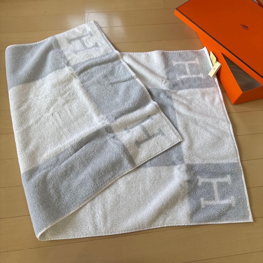 HERMES バスタオル グレー ホワイト