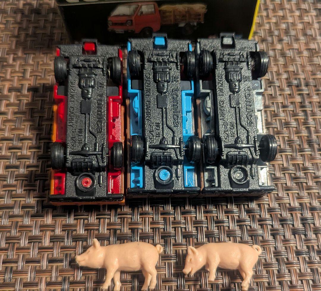 トミカ 39 家畜運搬車 スズキ キャリー 黒箱 日本製 おまけ付き