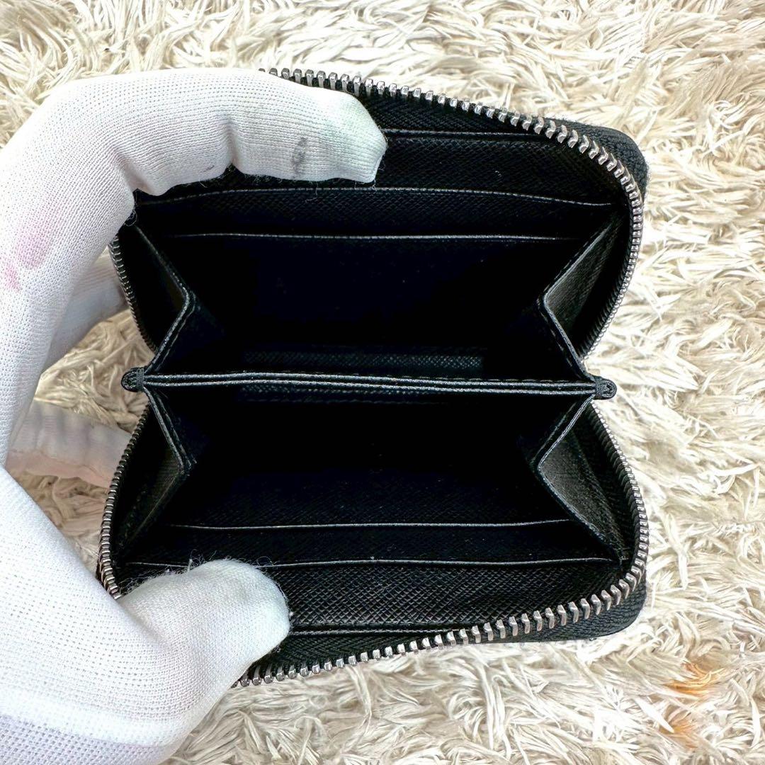 【未使用級】プラダ ケース 小銭入れ ブラック シャイン サフィアーノ