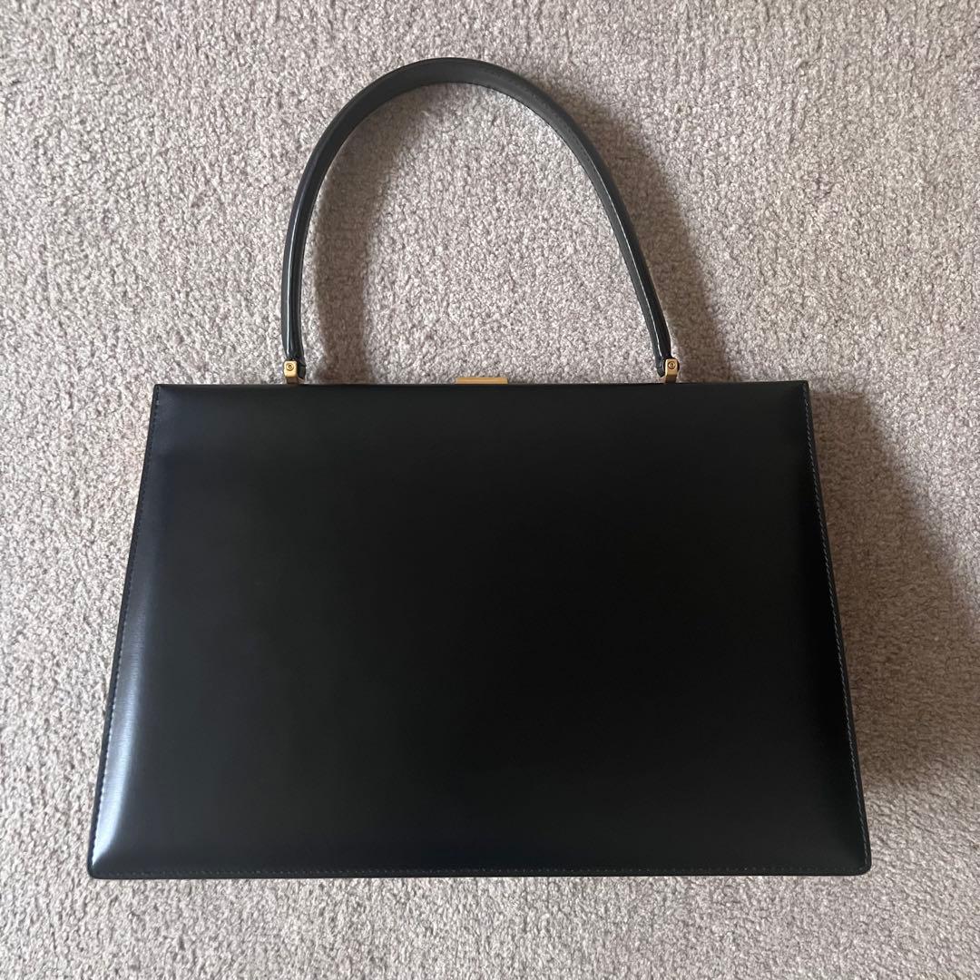 新品同様！CELINEセリーヌ フィービー クラスプ バッグ Phoebe