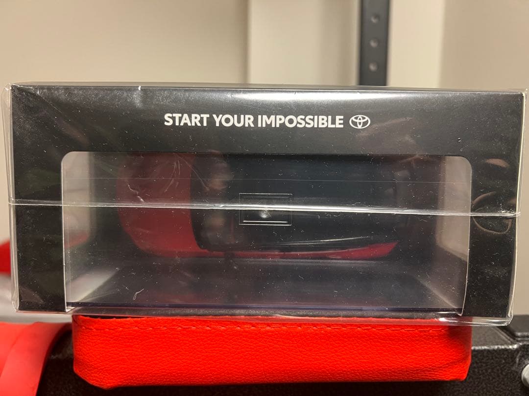 トヨタ クラウンスポーツ ミニカー 非売品