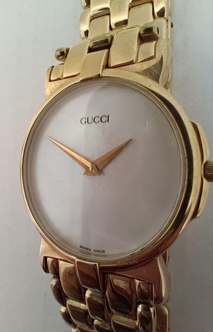 E*y様 GUCCI ゴールド アナログ腕時計