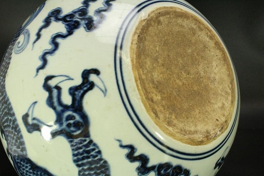 中国美術 青花 纏龍紋 天球瓶 高42cm(LC598)