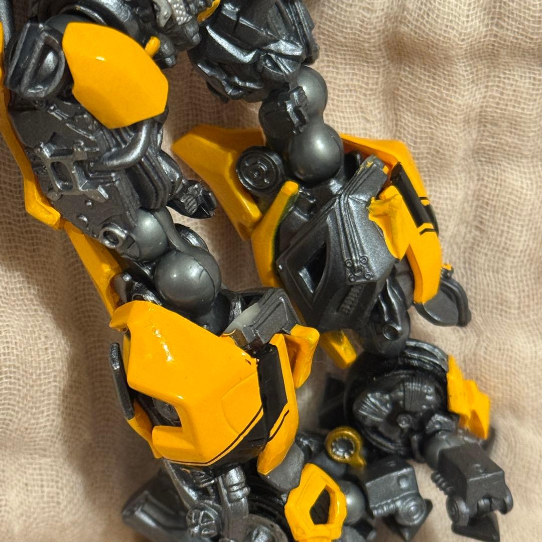 リボルテック　トランスフォーマー　バンブルビー