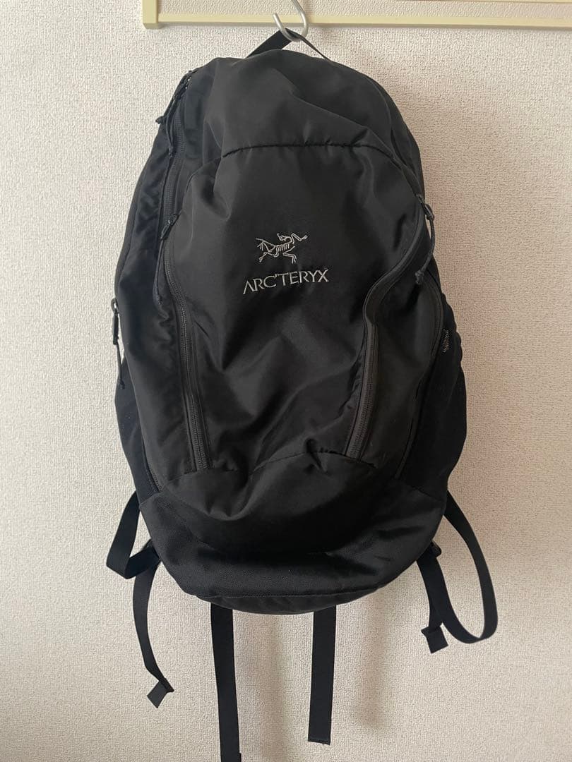 サ*チ様 Perfume Levi's Red B2サイズポスター｜Levi's® RED 「きがえ