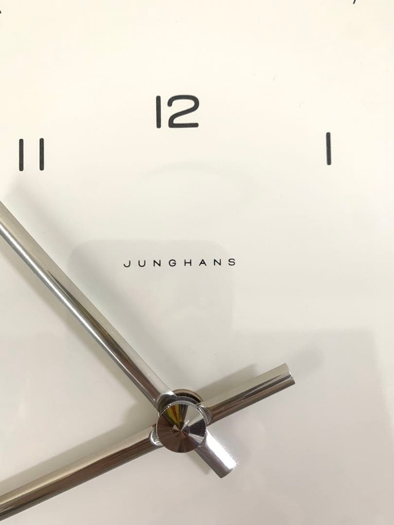 JUNGHANS 円形掛時計 ホワイトmax bill φ30掛
