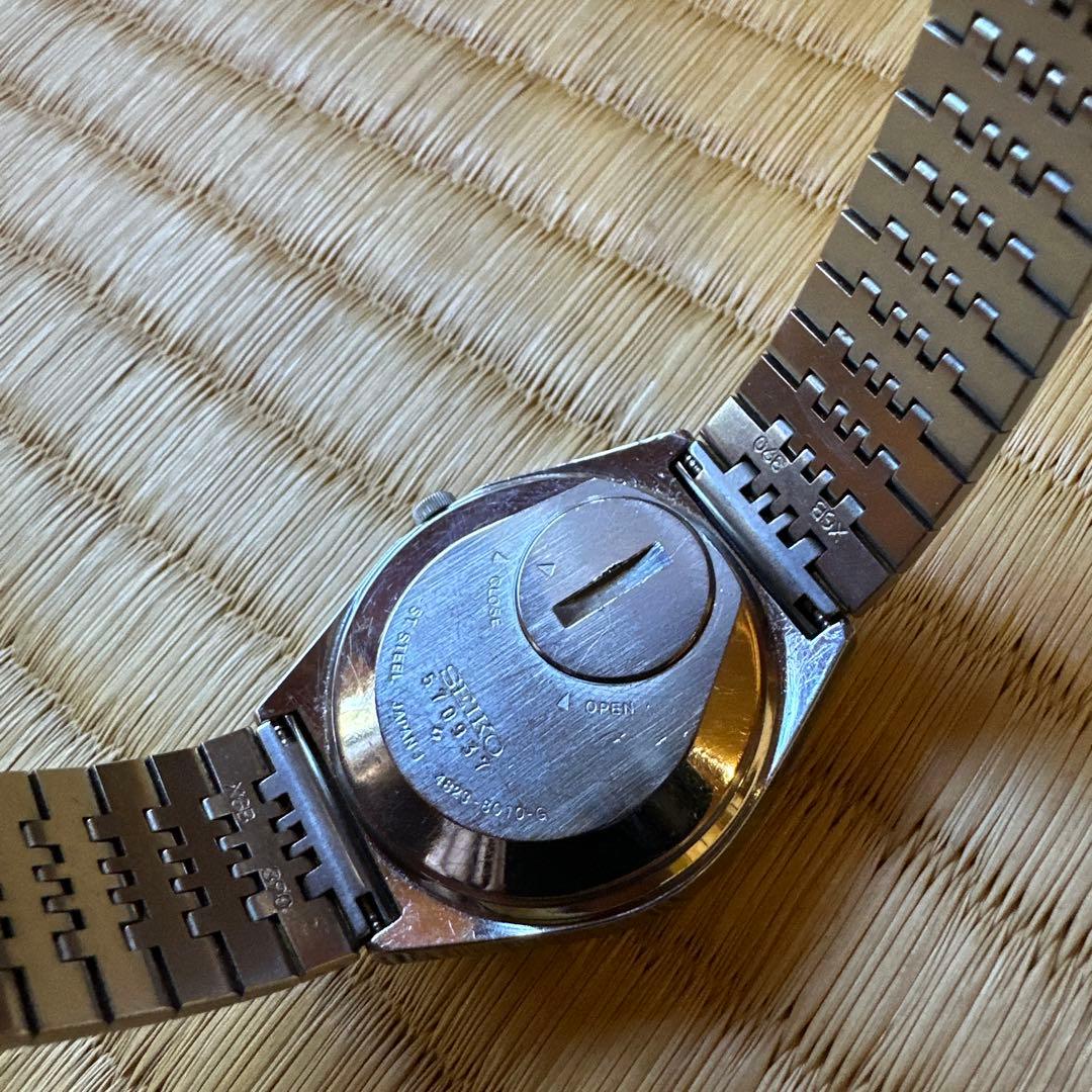 SEIKO キングクォーツ　腕時計　稼動品　4823-8010