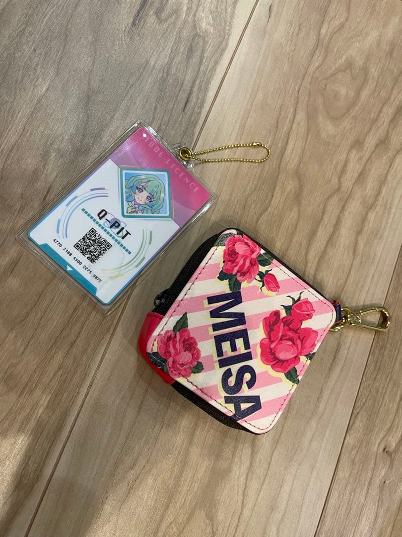 アイカツカードケースとホロカードセット