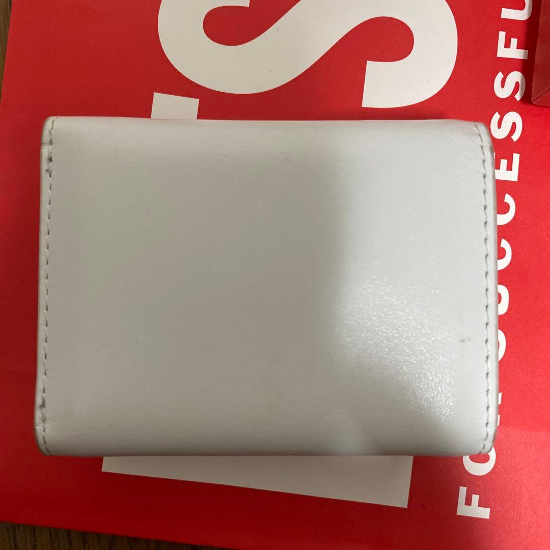 DIESEL ホワイト 三つ折り財布の通販はau PAY マーケット - 輸入雑貨の