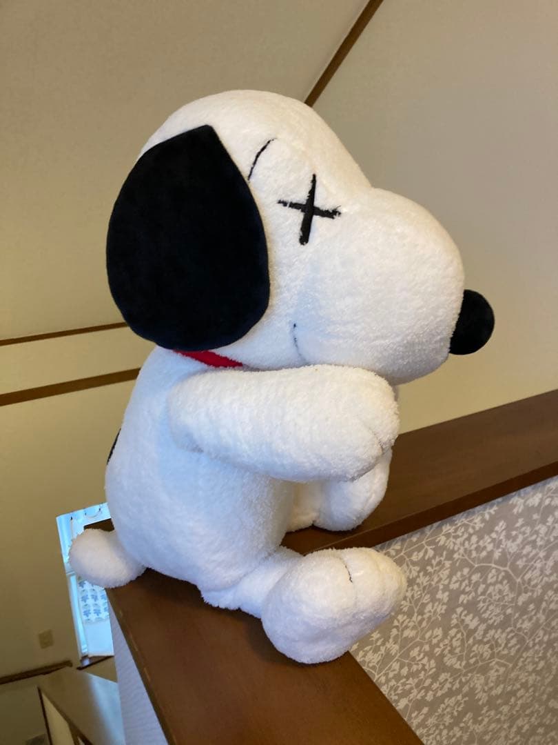KAWS-PEANUTS ユニクロ　スヌーピー ぬいぐるみ Mサイズ