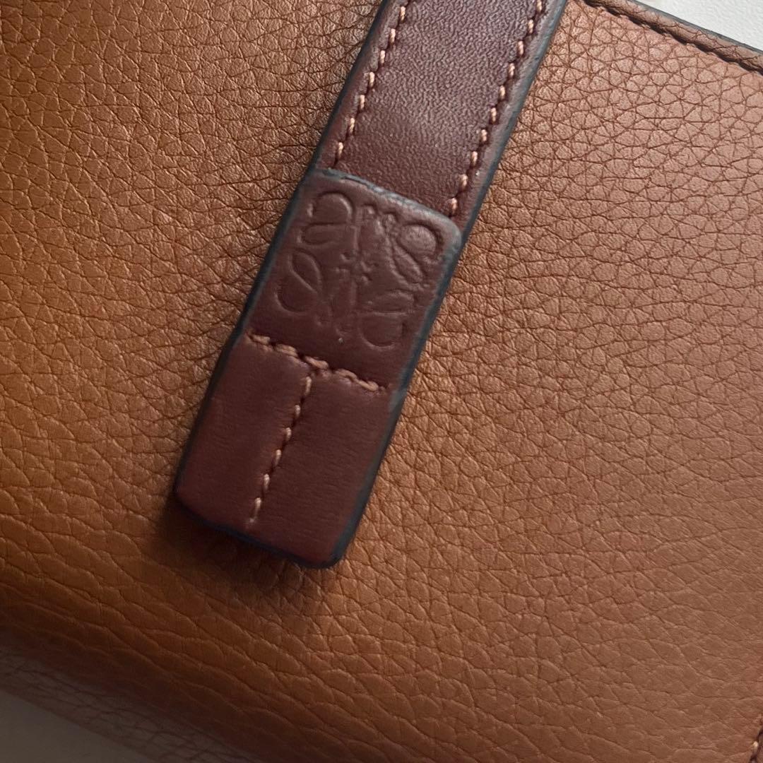 64 美品 LOEWE ロエベ 2つ折り財布