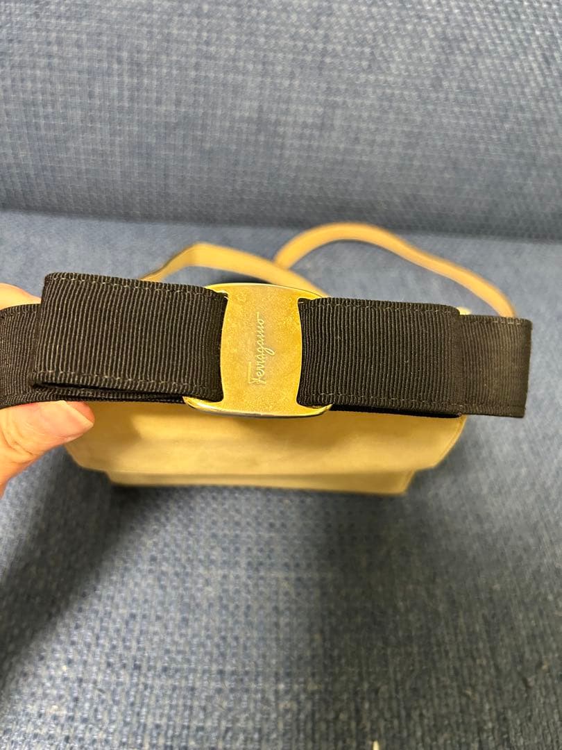 フェラガモ　ミニショルダーバッグ