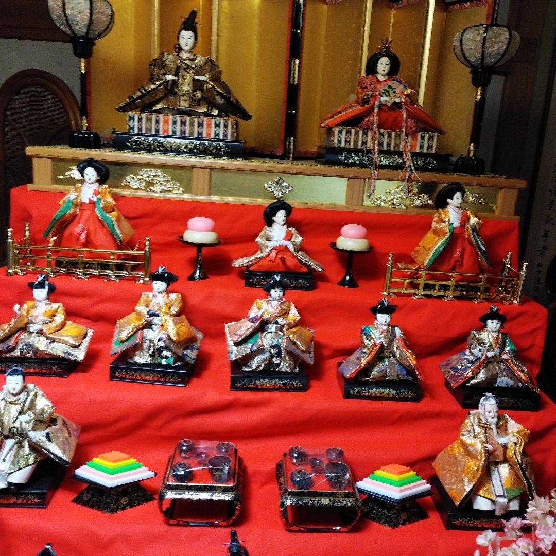 七段飾りお雛様。京月作。優しいお顔のお雛様
