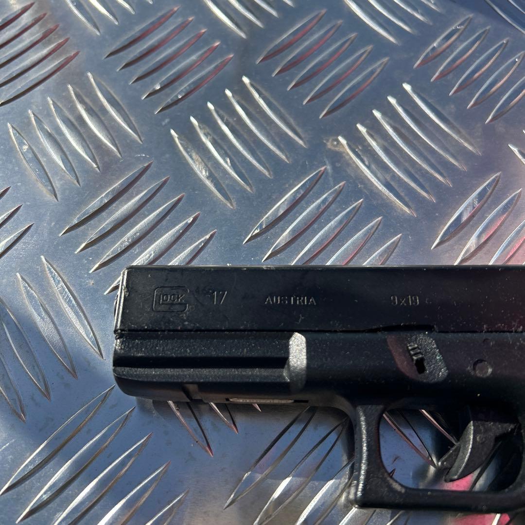 Glock 17 ガスガン 9x19mm オーストリア製　マガジン2個付き