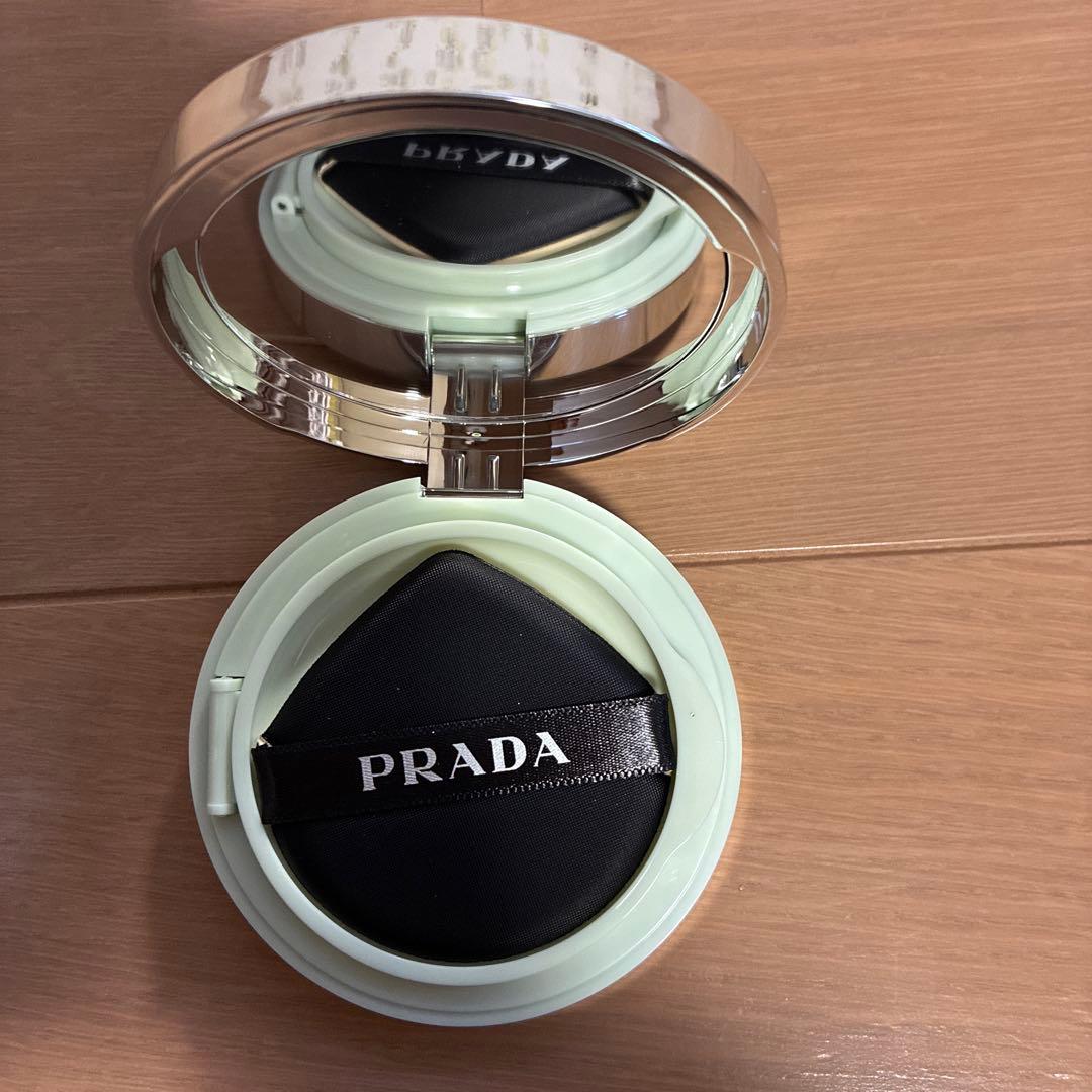 PRADA クッションファンデーション 未使用新品　LN10