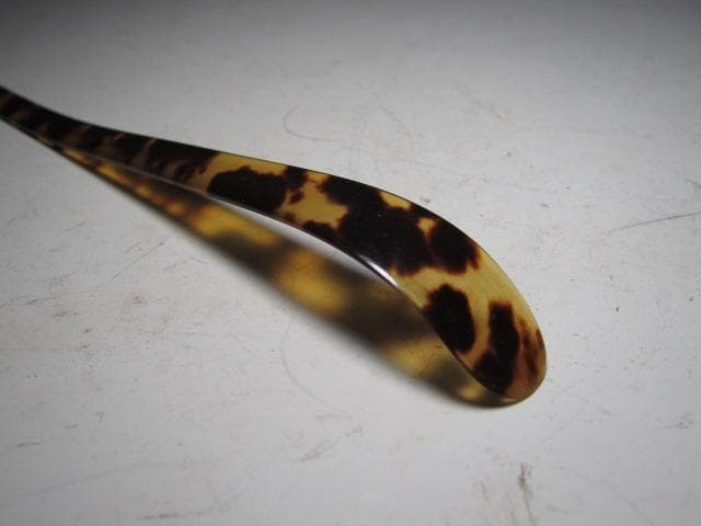 亀甲茶杓「緑毛」表千家 十三代 即中斎花押 二重箱 名品！k555 - メルカリ