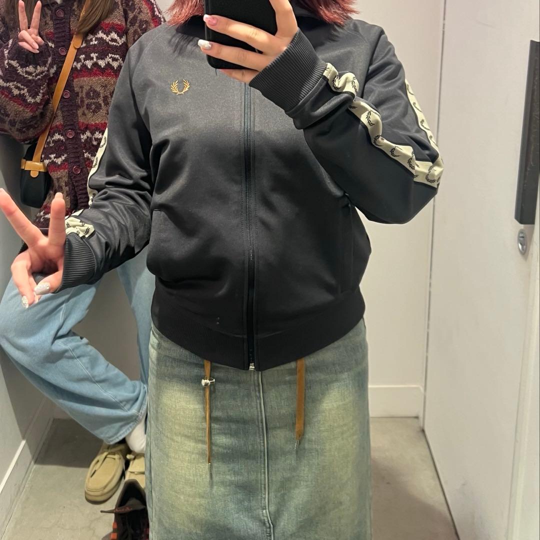 FRED PERRY 黒 ジップアップジャケット Mサイズ