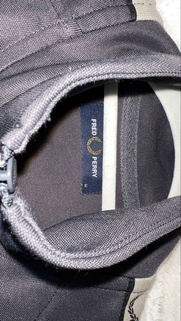 FRED PERRY 黒 ジップアップジャケット Mサイズ
